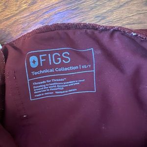 Burgundy figs joggers